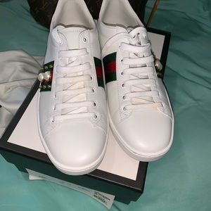 Gucci studded leather tennis shoe 100% authentic